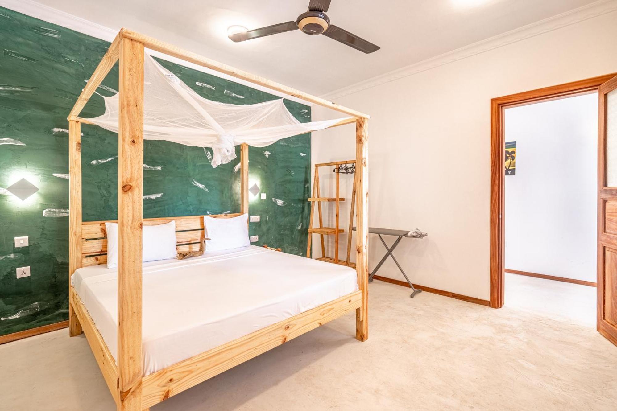 Tiki Beach Club & Resort (Adults Only) Бвейю Екстер'єр фото
