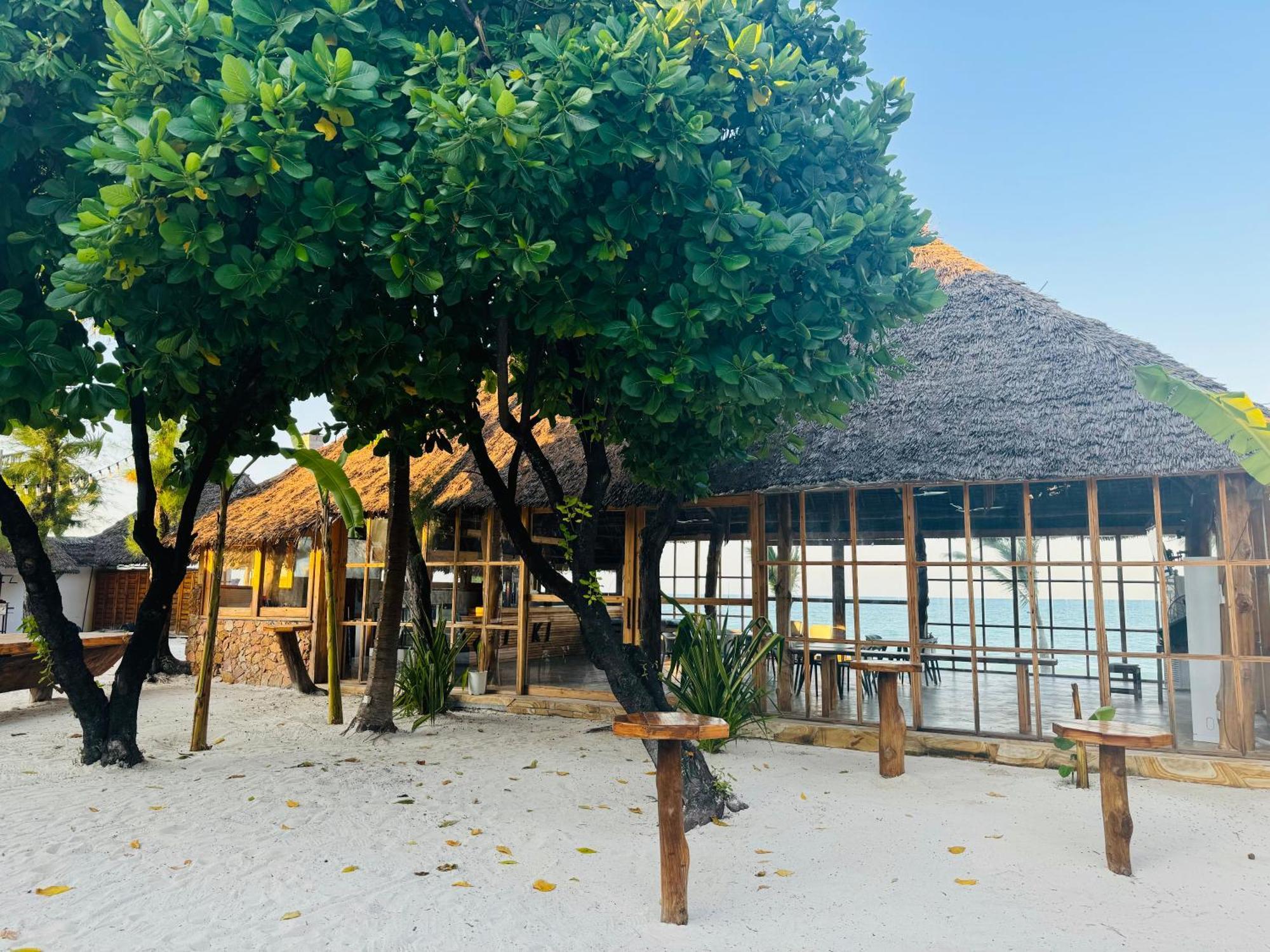 Tiki Beach Club & Resort (Adults Only) Бвейю Екстер'єр фото