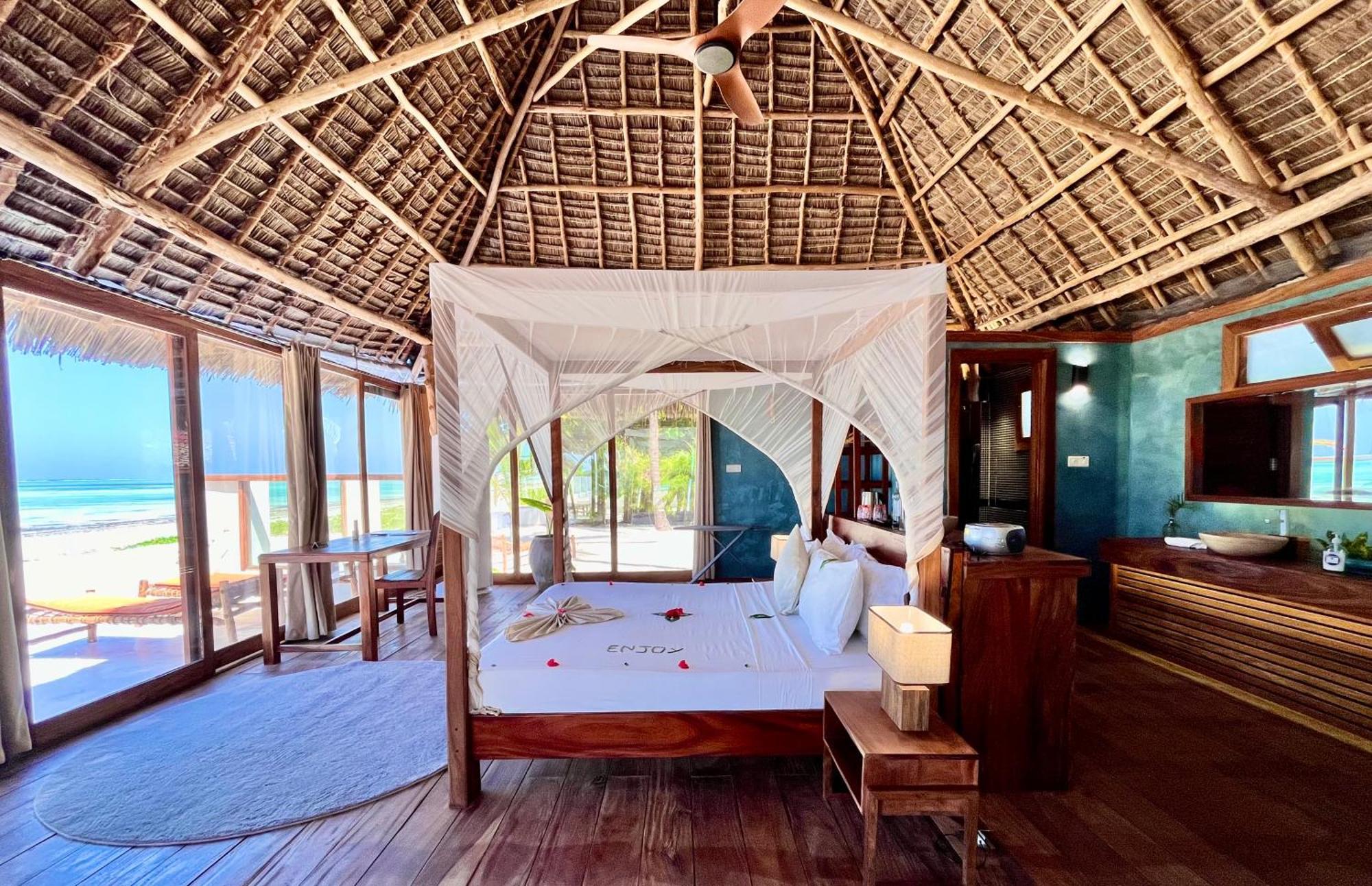 Tiki Beach Club & Resort (Adults Only) Бвейю Екстер'єр фото