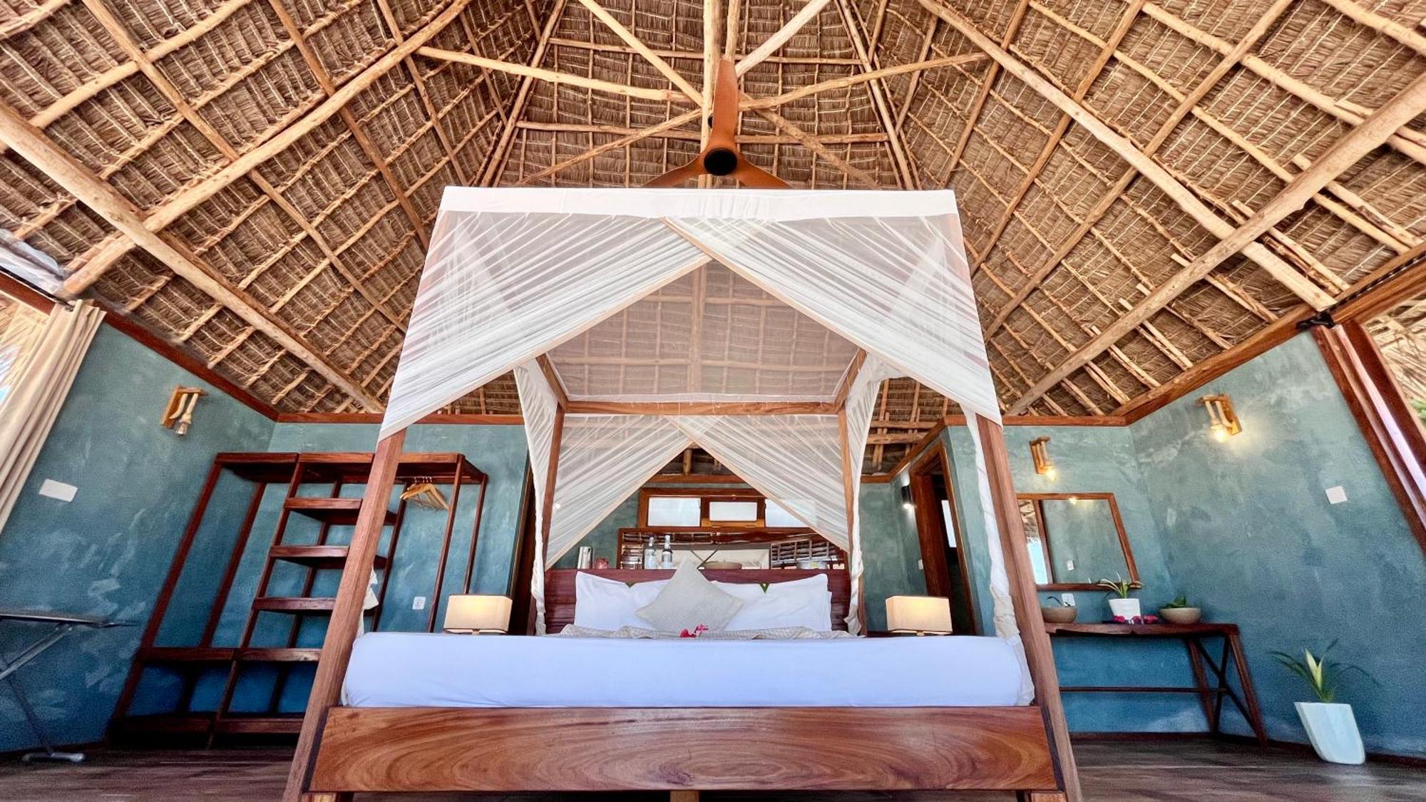 Tiki Beach Club & Resort (Adults Only) Бвейю Екстер'єр фото