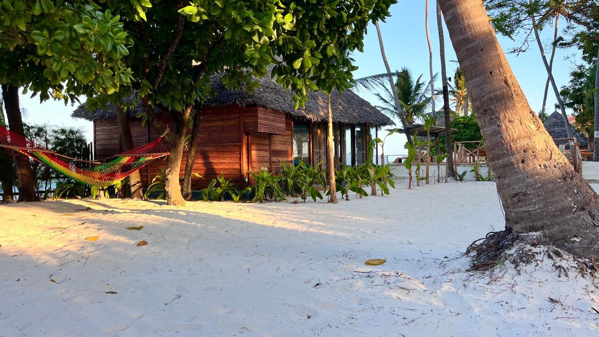 Tiki Beach Club & Resort (Adults Only) Бвейю Екстер'єр фото