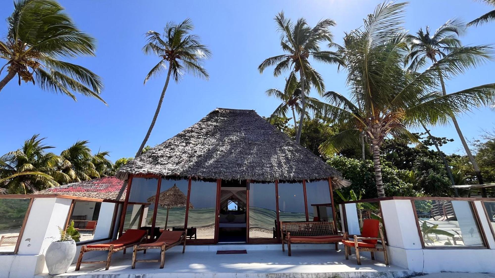 Tiki Beach Club & Resort (Adults Only) Бвейю Екстер'єр фото