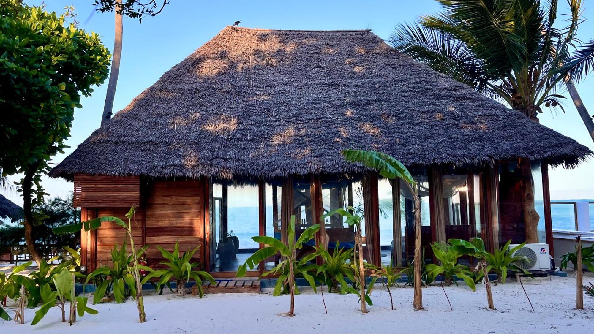 Tiki Beach Club & Resort (Adults Only) Бвейю Екстер'єр фото