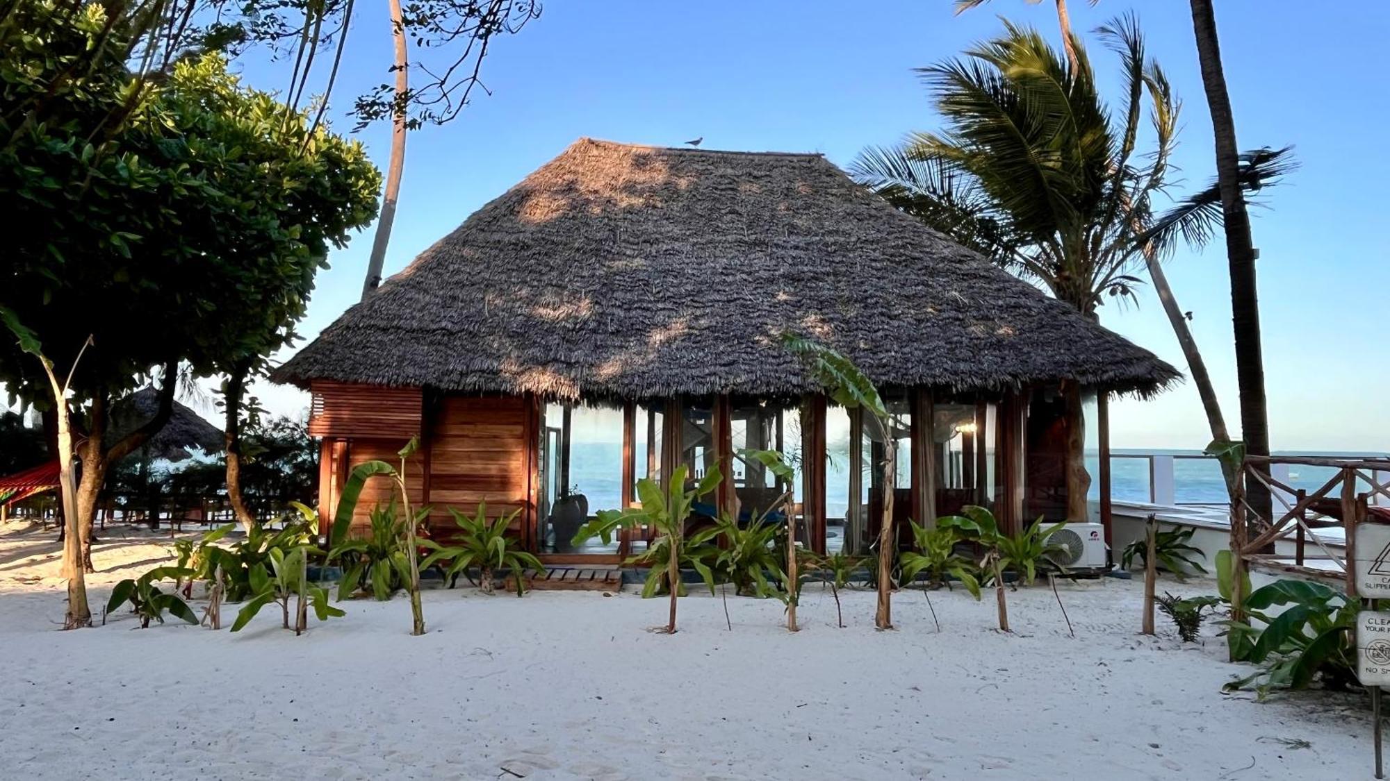 Tiki Beach Club & Resort (Adults Only) Бвейю Екстер'єр фото