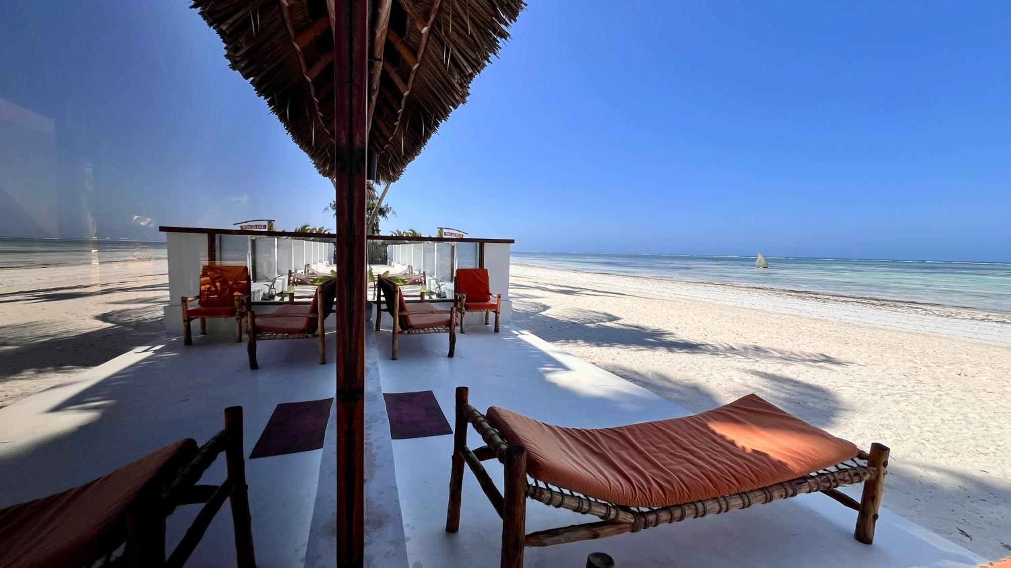 Tiki Beach Club & Resort (Adults Only) Бвейю Екстер'єр фото